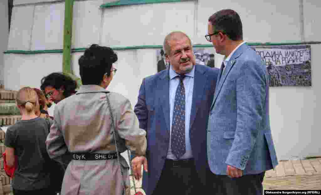 Ukraina prezidentiniñ Qırım MC-deki daimiy temsilcisi Anton Körineviç, onıñ muavini Tamila Taşeva ve Milliy Meclis reisi Refat Çubarov&nbsp; 