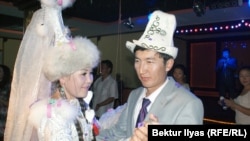 Кытайлык кыргыз жаш жубайлар