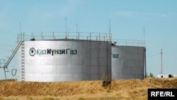 Нефтяные резервуары  АО "РД "КазМунайГаз".  Иллюстративное фото.    