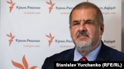 Суд у Сімферополі 1 червня заочно засудив Рефата Чубарова до шести років ув’язнення і штрафу, визнавши винним в «організації масових заворушень»