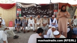 کوکیخېلو د کډوالو له څه د پاسه یوې میاشتې راهیسې پرلت وهلی وو. پخوانی انځور.