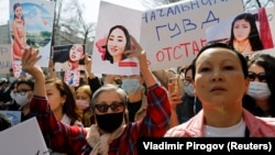 Аялдарга карата зомбулук, адам уурдоо, ала качуунун курмандыктарын токтотууну талап кылган акция. Айзаданын өлүмүнөн кийин уюштурулган.  8-апрель, 2021-жыл. Бишкек