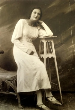 Ayşe Feyzullayeva. Müellifniñ arhivi