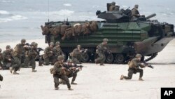 Маринци на воена вежба во Балтичкото Море околу 340 километри северозападно од Вилнус, главниот град на поранешната советска република Литванија (архивска фотографија)