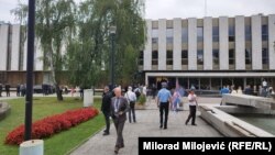 Poslanicima, ministrima u ostavci i zaposlenima dozvoljen je ulazak u zgradu Narodne skupštine RS, u Banjoj Luci, 22. 8. 2025.