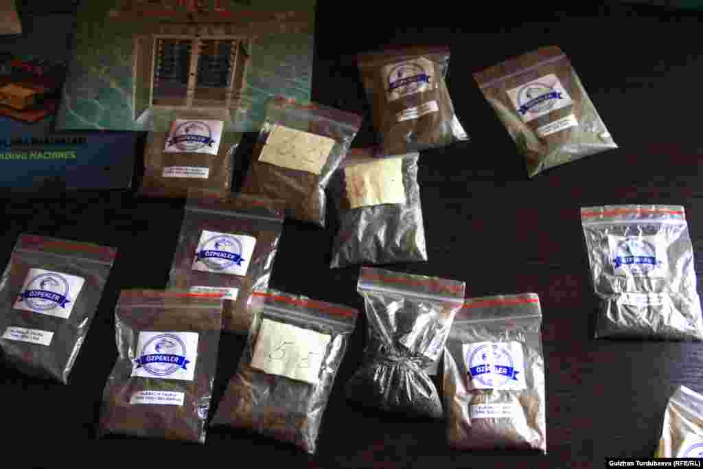 Балыктар пайдалуу азыктар менен багылат.