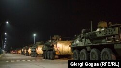 Грузия - Американская военная техника направляется к базе «Вазиани» в Грузии для участия в учениях НАТО 