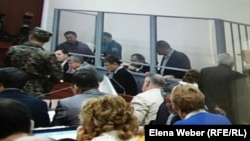 Ахмедов баштаган чиновниктердин соту.