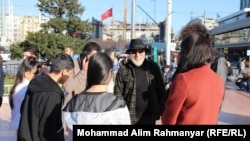 محمد جان گُورن هنرمند مشهور و سابقه‌دار افغانستان با شماری از بازیگران سینما در کشور ترکیه