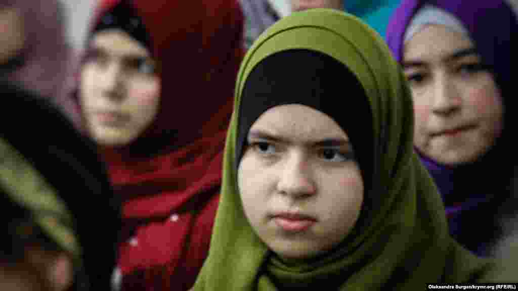 Aliye - "Bağçasaray Hizb ut-Tahrir davası"nıñ iştirakçisi Edem Smailovnıñ qızı