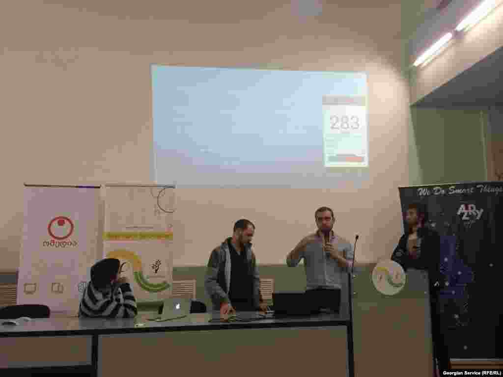 გამარჯვებული (პრიზი 4000 ლარი) პროექტი "Tbilisi Drive" -&nbsp;ანდროიდის აპლიკაცია, რომლის შემქმნელებსაც აქვთ პრეტენზია, თბილისში ავტომობილით მგზავრობა უსაფრთხო გახადონ. მომხმარებელი თავიდან იღებს ქულებს. თუ მანქანას წესების დაცვით ატარებთ, თქვენი მაჩვენებელი იზრდება, ხოლო თუ უშვებთ შეცდომებს - ქულები გაკლდებათ. აპლიკაცია იღებს მონაცემებს ოთხი ტიპის შეცდომისგან: ორმოზე გადავლა, მყისიერი მუხრუჭი, მოსახვევში სახიფათო შესვლა, სიჩქარის გადაჭარბება. პროგრამა ქმნის საერთო რეიტინგს, რომელშიც აპლიკაციის მომხმარებელი ყველა მძღოლი ერთიანდება. პროგრამას აქვს კიდევ ერთი საინტერესო ფუნქცია, რომელიც ავრცელებს მონაცემებს თბილისში არსებული ორმოების შესახებ და თუ უკვე ბაზაში შეტანილ ორმოს სხვა მძღოლი მიუახლოვდება, აპლიკაცია ამის შესახებ გააფრთხილებს. 