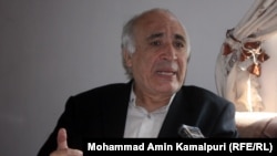 حاجی سید داوود یک‌تن از کاشناسان سیاسی