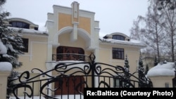 Акбару Абдуллаеву было всего 23 года, когда он купил этот особняк в Латвии за 1,42 миллион евро.