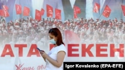 «Ата Мекенди» бул жолу шайлоого Жанар Акаев баштап баратат.