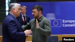 Премьер-министр Венгрии Виктор Орбан и президент Украины Владимир Зеленский принимают участие в саммите лидеров Европейского Союза в Брюсселе. Бельгия, 27 июня 2024 года