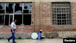 Valjda će narod u Srbiji iskoristiti za neki Prvi maj, ako to ne bude ovaj, a verujem da neće, da se nešto promeni, kaže Jugoslav Ristić, predsednik Saveza samostalnih sindikata Kragujevca (na fotografiji Zastava oružje u Kragujevcu)