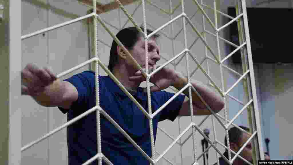 На п'ятдесят восьмий день голодування, піддавшись на умовляння архієпископа Климента, Балух перейшов з повного голодування на часткове, погодившись їсти трохи сухарів і пити кисіль.