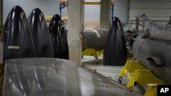 На производстве ракет "Фламинго"