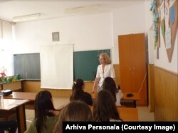 Porfesoara Cornelia Dincă a predat 42 de ani geografia. A inclus în ore și noțiuni despre schimbările climatice.