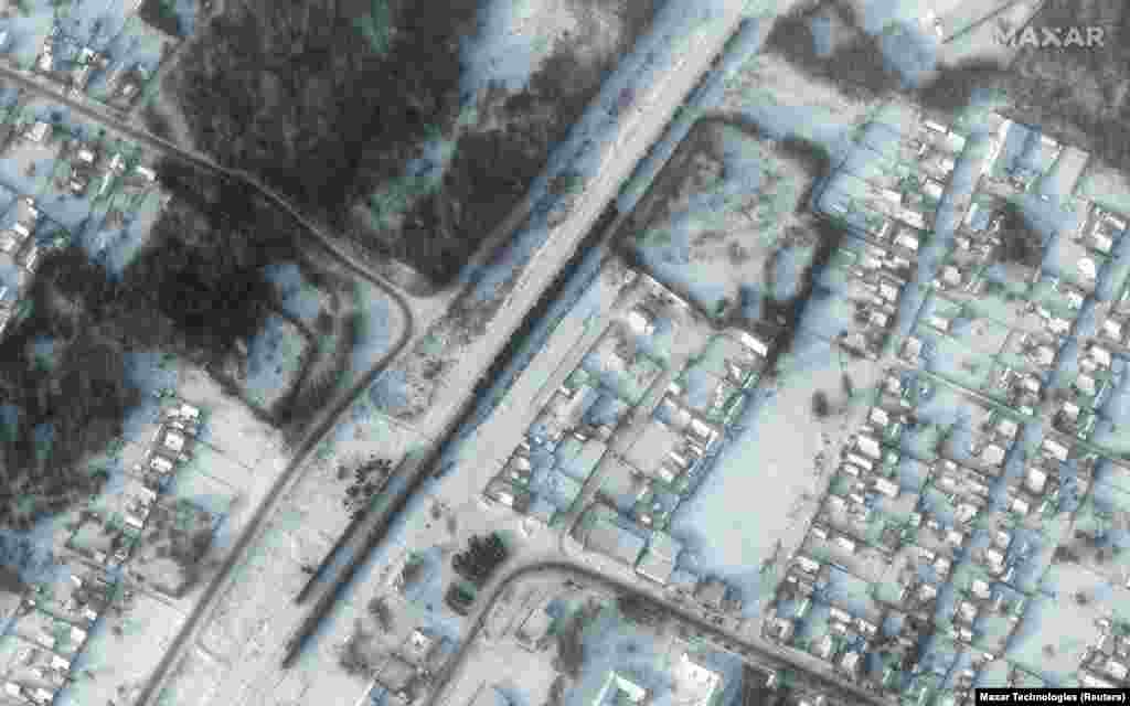 Vojna oprema na željezničkom kolodvoru u Klimovu, 19. januar. Nedavni video snimci su zabilježili velike količine vojne opreme koja se prevozi željeznicom&nbsp;na zapadu Rusije.