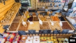 Dyqan ushqimor në Maqedoninë e Veriut - Fotografi nga arkivi.