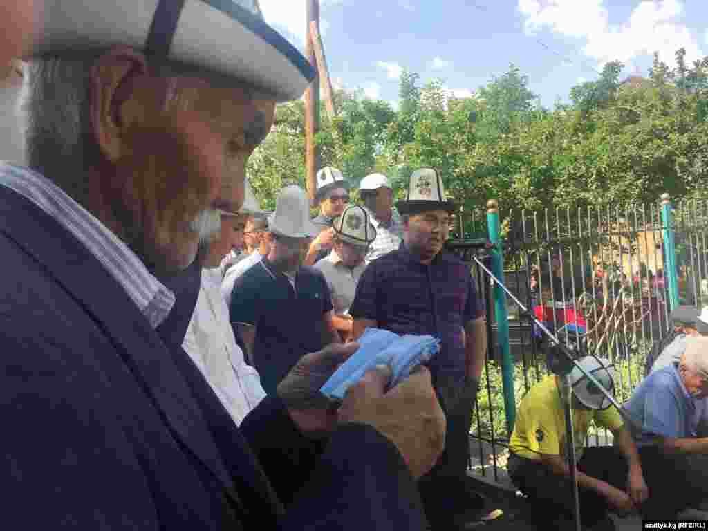 Соттук-медициналык экспертиза борбору жүргүзгөн иликтөөнүн баштапкы жыйынтыгында журналист "чөгүп өлгөнү" кабарланган.