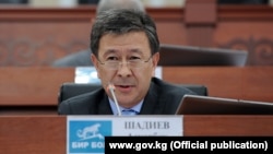 Первый вице-премьер-министр Аскарбек Шадиев.