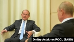 Удерживаемых украинцев, которых из ОРДЛО собирались передать Виктору Медведчуку, так и не привезли на свободную часть Украины