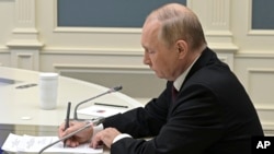 Владимир Путин стратегиялык өзөктүк машыгуу учурунда.