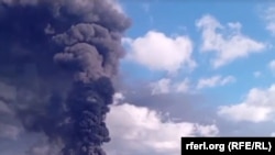 Пожар на нефтебазе в Феодосии (архивное фото)