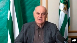 ასლან ბჟანია