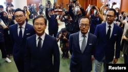 Өткөн аптада Бээжин дайындаган Гонконгдун администрациясы төрт оппозициячыл депутатты Мыйзам чыгаруу кеңешинен чыгарган.