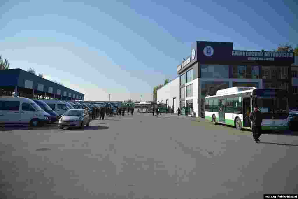 Алматы көчөсү 1/1 дарегинде жайгашкан "Бишкек автобекети".