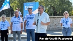 Liderul „Partidul Nostru”, Renato Usatîi (la microfon), la o întâlnire electorală la Fălești, 8 septembrie 2025.