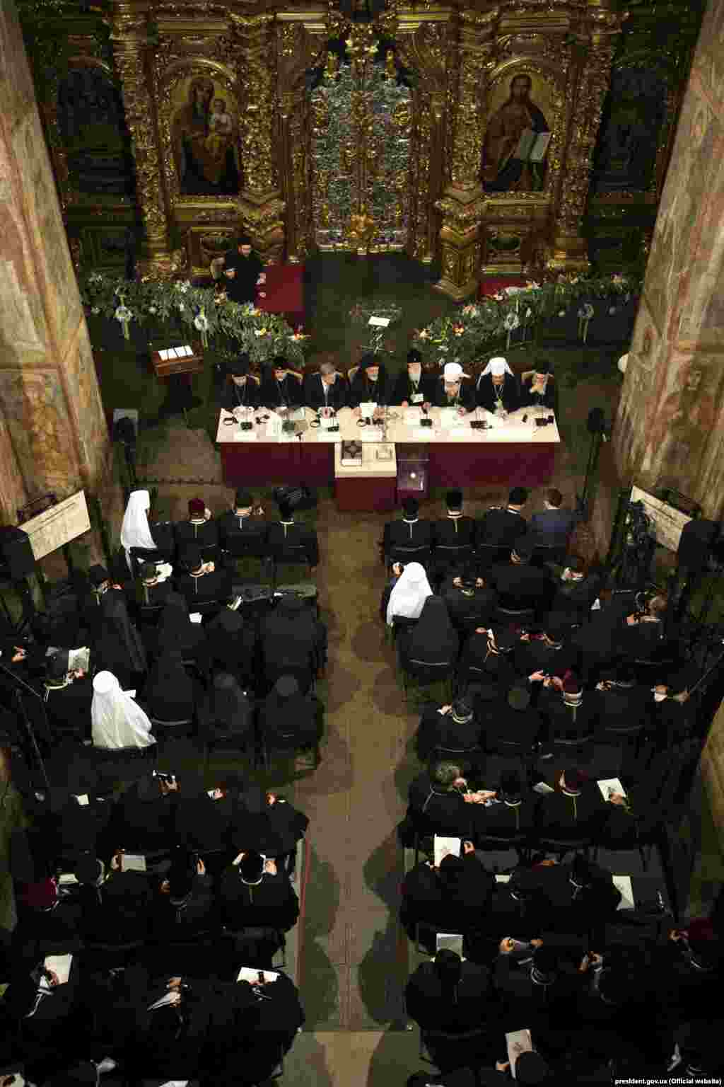 Об'єднавчий собор українських православних церков у Софійському соборі у Києві