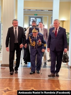 Trei dintre acuzații din dosarul de trădare instrumentat de DIICOT au fost, în februarie 2025, la Ambasada Rusiei – Radu Theodoru, Ștefan Mateescu, Cristian Atitieni.