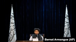 د طالبانو د حکومت ویاند او د اطلاعاتو او فرهنګ وزارت مرستیال ذبیح الله مجاهد وايي،اسلامي امارت د مېرمنو ټول مشروع حقوق ورکوي