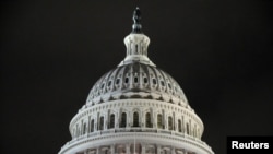 სენატში გადაიდო მოსმენა, სადაც „მეგობარი აქტი“ უნდა განეხილათ. აქტი ორივე პარტიის წარმომადგენლებმა ერთობლივად წარადგინეს 