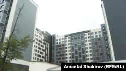 "Делмар Групп" курулуш компаниясынын Анкара көчөсүндө жайгашкан объектилеринин бири. 26-май, 2025-жыл.