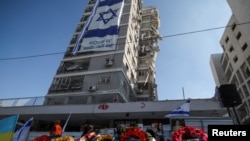 مراسم یادبود کشته شدن یک خانوادهٔ اوکراینی در حملهٔ موشکی ایران به «بت یام» در اسرائیل