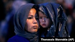 يوه افغان مېرمن چې په ۲۰۱۹م زکال له ايتنزه کابل ته ستنه کړل شوه.