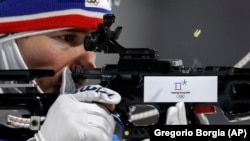 КӨН ФОТОСЫ: Биатлончы Эмиль Һегле Свенсен (Норвегия). Катнаш эстафетада Норвегия икенче урынны алды, илнең җыелмасы медальләр саны белән беренче урында бара.