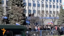 Pro-Russia Protesters Seize The SBU's Headquarters In Luhansk