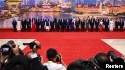 Fotografie de grup a participanților la summit-ul de la Tianjin, 31 august 2025