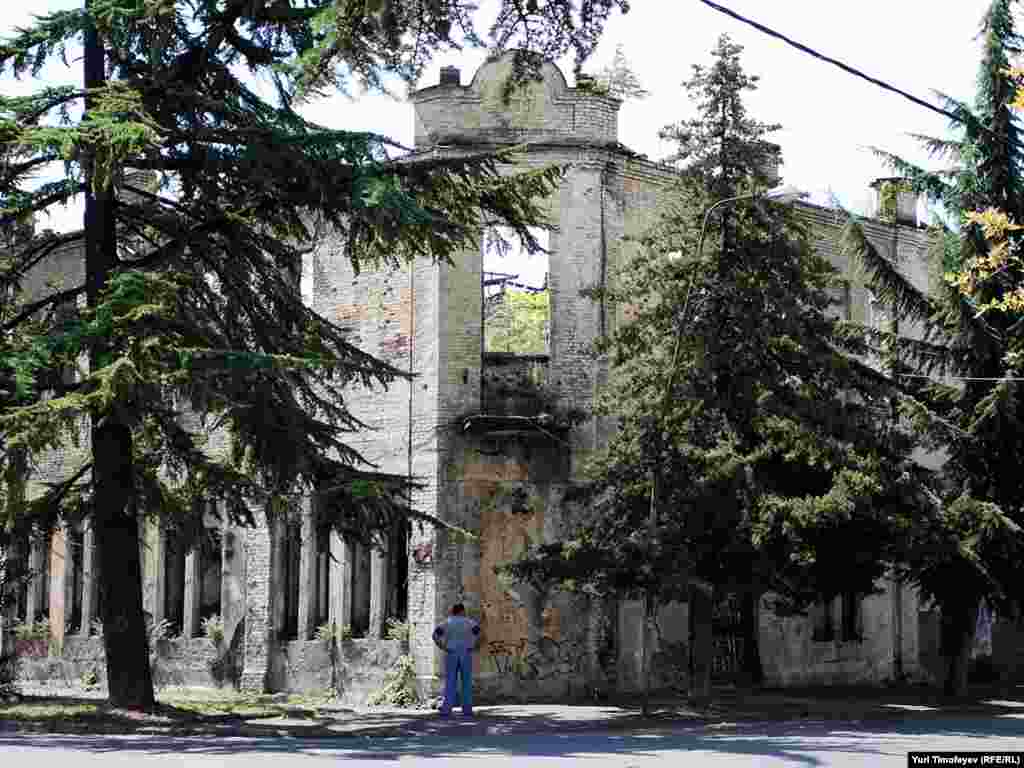 ომის კვალი, სოხუმი, 2011 წლის აგვისტო