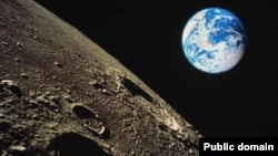 Professor Abel Mendez edil biziň Ýerimize çalymdaş ilkinji bir planeta 2013-nji ýylda açylar diýip çaklaýar. 