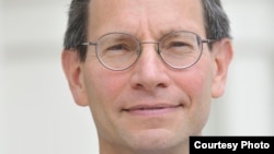 Kada imate samo ekonomiju ali ne i politiku, ne dobijete ishode kojima ste se nadali: Čarls Kapčan