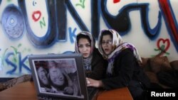 تصویر د کابل یوې ښځینه انټرنیټ کېفې