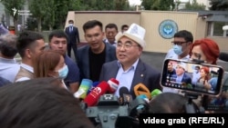 Аскар Акаевдин УКМКга сурак берип чыккан учуру. 2-август, 2021-жыл