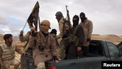 آرشیف - شماری از جنگجویان گروه القاعده